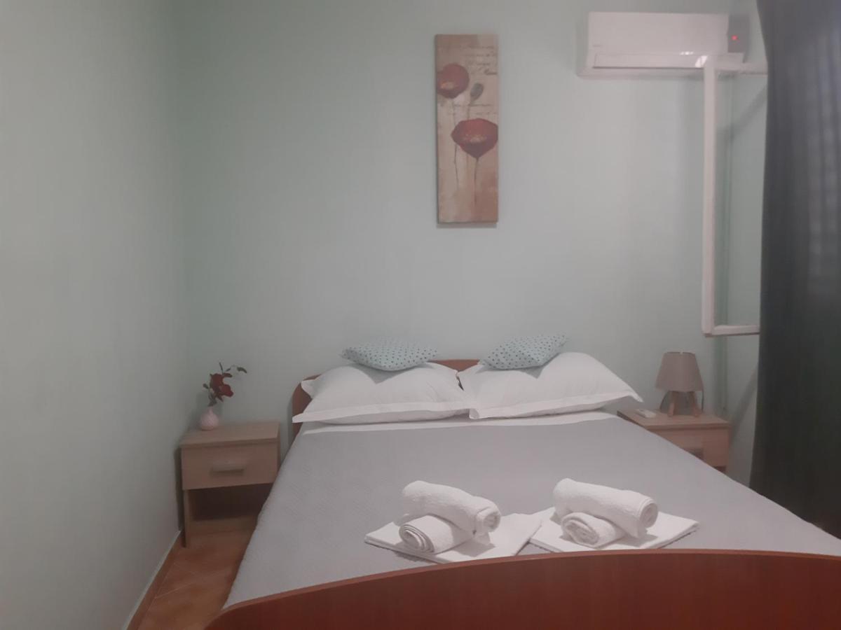 Apartments Knezic Igrane Exterior foto